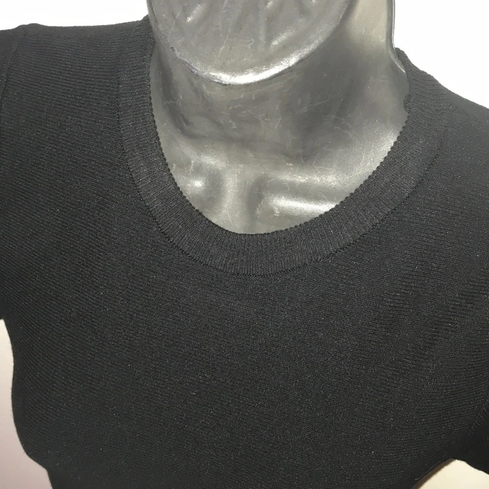 - Verty black short sleeve dress M knit fit & flare